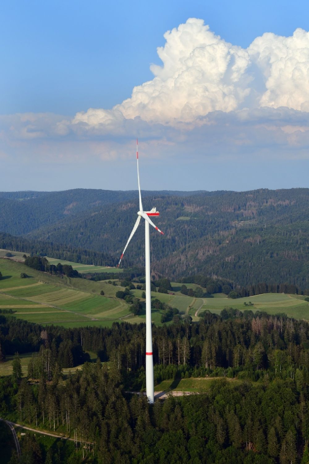 Luftbild Hasel - Windrad im Windpark auf dem Bergrücken Glaserkopf im Südschwarzwald in Hasel im Bundesland Baden-Württemberg