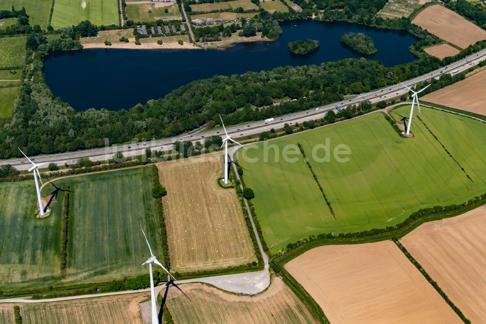 Luftaufnahme Achim - Windräder in der Mahndorfer Marsch an der BAB A1 in Mahndorf im Bundesland Niedersachsen, Deutschland