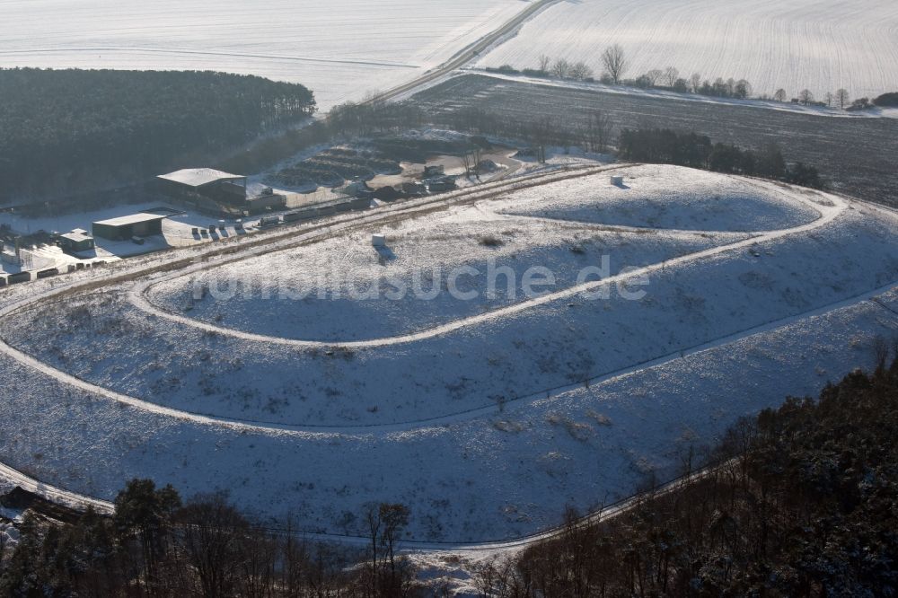 Luftbild Elbe-Parey - Winterlich schneebedeckte Kompostierungsanlage Werderberg in Elbe-Parey im Bundesland Sachsen-Anhalt