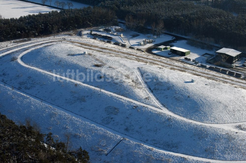 Luftaufnahme Elbe-Parey - Winterlich schneebedeckte Kompostierungsanlage Werderberg in Elbe-Parey im Bundesland Sachsen-Anhalt