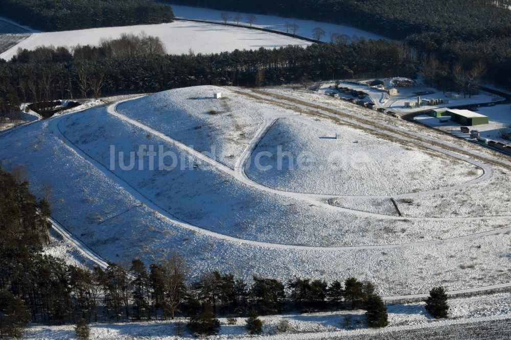 Luftbild Elbe-Parey - Winterlich schneebedeckte Kompostierungsanlage Werderberg in Elbe-Parey im Bundesland Sachsen-Anhalt