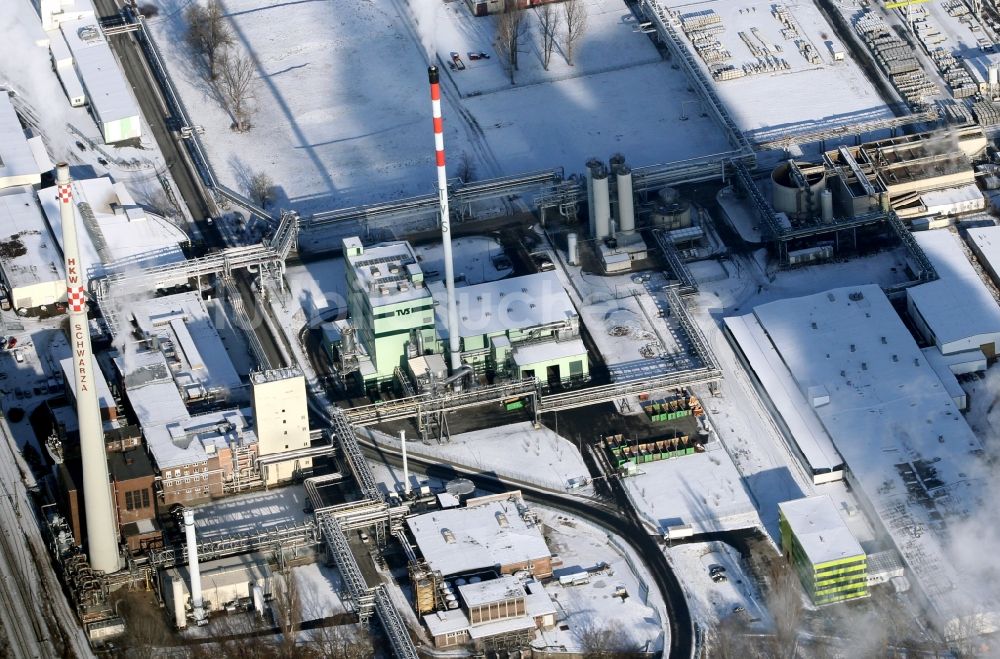 Luftaufnahme Rudolstadt - Winterlich schneebedeckte Kraftwerksanlagen des Heizkraftwerkes HKW Schwarza und Thermische Verwertungsanlage Schwarza (TVS) in Rudolstadt im Bundesland Thüringen