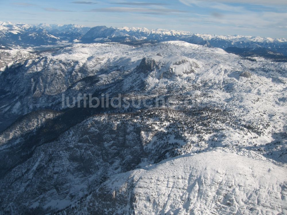 Sankt Johann im Pongau aus der Vogelperspektive: Winterliche Alpen in Sankt Johann im Pongau in Österreich