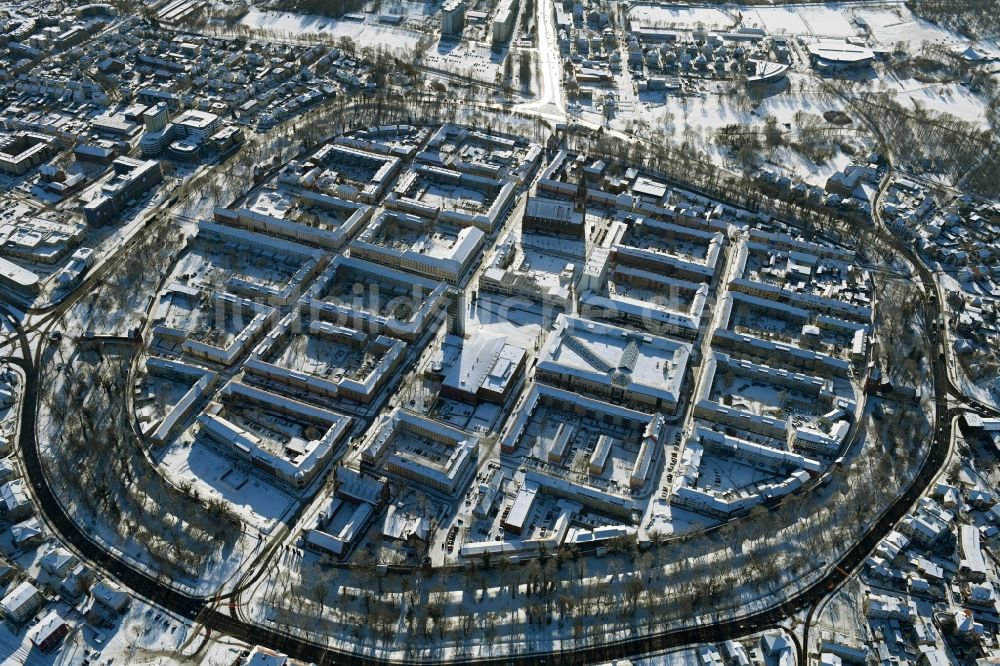Luftbild Neubrandenburg - Winterluftbild Altstadtbereich und Innenstadtzentrum in Neubrandenburg im Bundesland Mecklenburg-Vorpommern, Deutschland