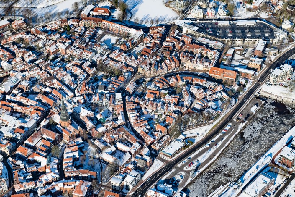 Luftaufnahme Stade - Winterluftbild Altstadtbereich und Innenstadtzentrum in Stade im Bundesland Niedersachsen, Deutschland