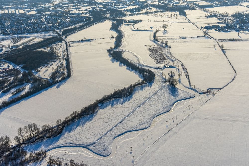 Luftbild Sönnern - Winterluftbild Bachverlauf von Sönnerbach und Salzbach in Sönnern im Bundesland Nordrhein-Westfalen, Deutschland