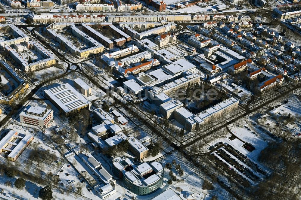 Luftaufnahme Rostock - Winterluftbild Baustelle auf dem Campus Schillingallee im Ortsteil Hansaviertel in Rostock im Bundesland Mecklenburg-Vorpommern