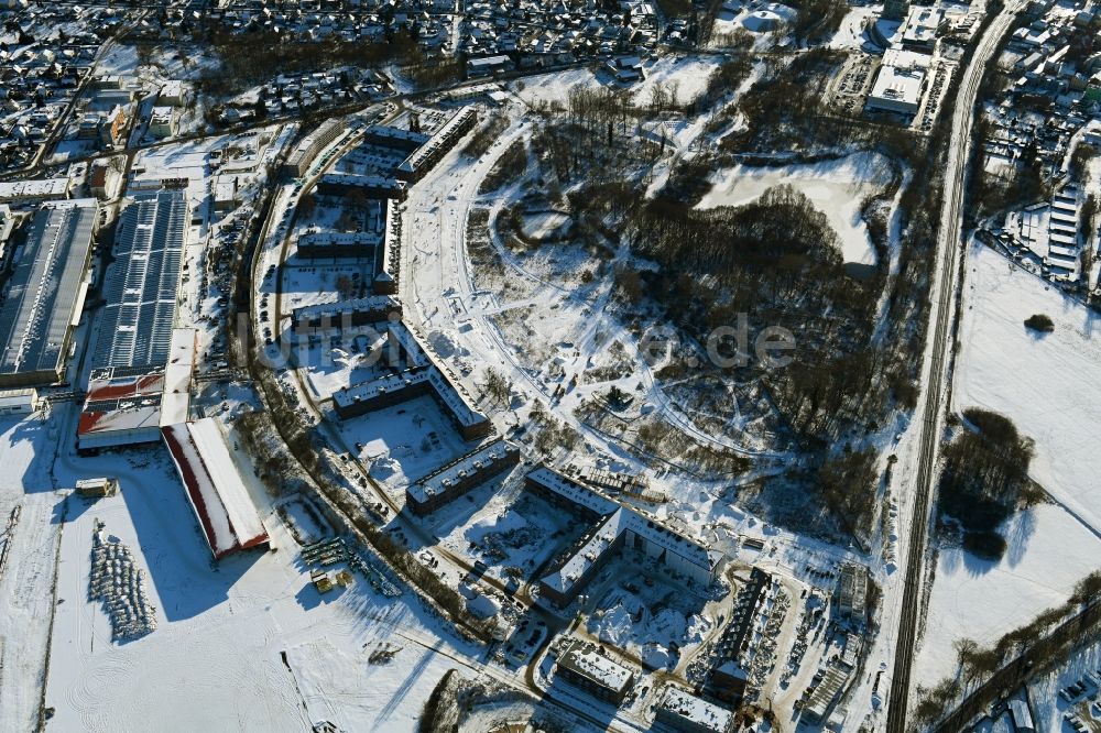 Luftaufnahme Bernau - Winterluftbild Baustelle Kasernen- Gebäudekomplex Panke-Park - Pankebogen in Bernau im Bundesland Brandenburg, Deutschland
