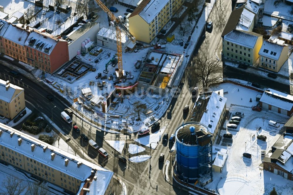 Luftaufnahme Bernau - Winterluftbild Baustelle zum Neubau Bernauer Stadthotel in Bernau im Bundesland Brandenburg, Deutschland