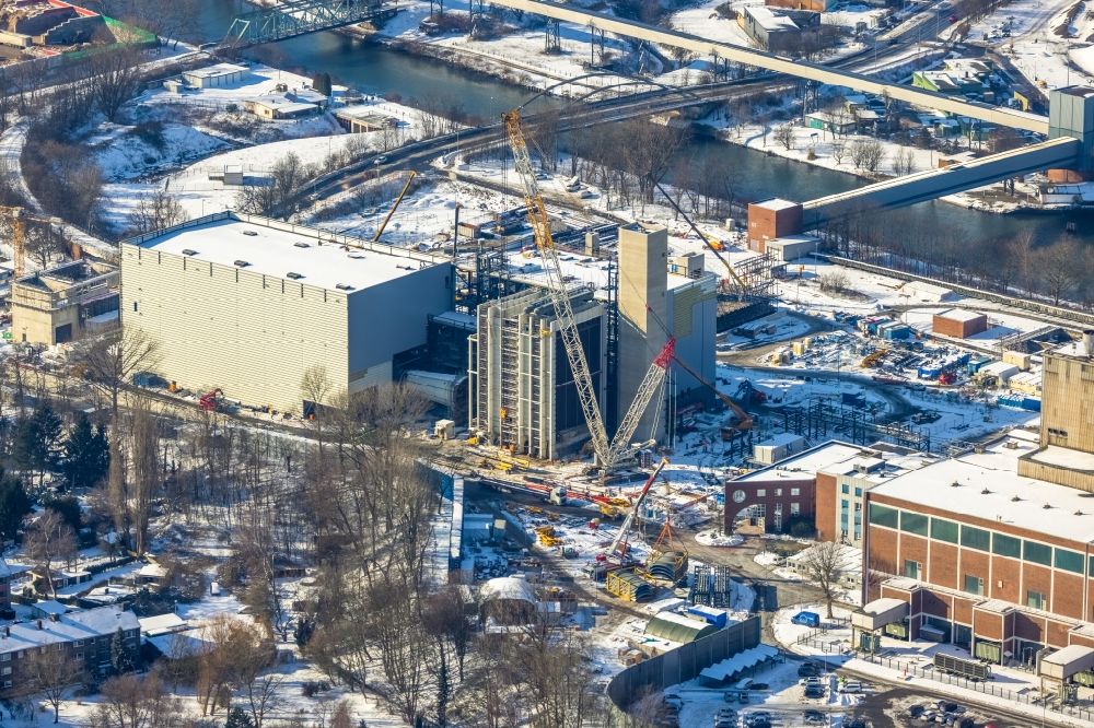 Luftbild Herne - Winterluftbild Baustelle zum Neubau der Kraftwerksanlagen eines Gas- und Dampfkraftwerk der STEAG GmbH in Herne im Bundesland Nordrhein-Westfalen, Deutschland