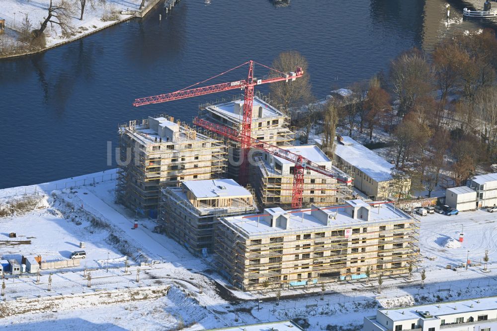 Berlin aus der Vogelperspektive: Winterluftbild Baustelle zum Neubau einer Mehrfamilienhaus-Wohnanlage Quartier WOHNWERK in Berlin, Deutschland