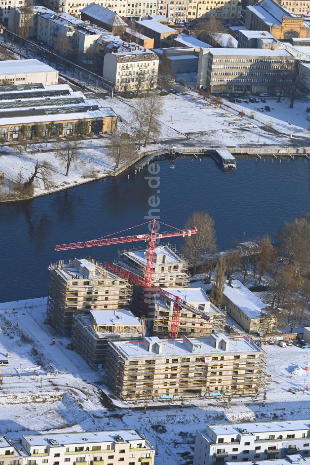 Luftbild Berlin - Winterluftbild Baustelle zum Neubau einer Mehrfamilienhaus-Wohnanlage Quartier WOHNWERK in Berlin, Deutschland