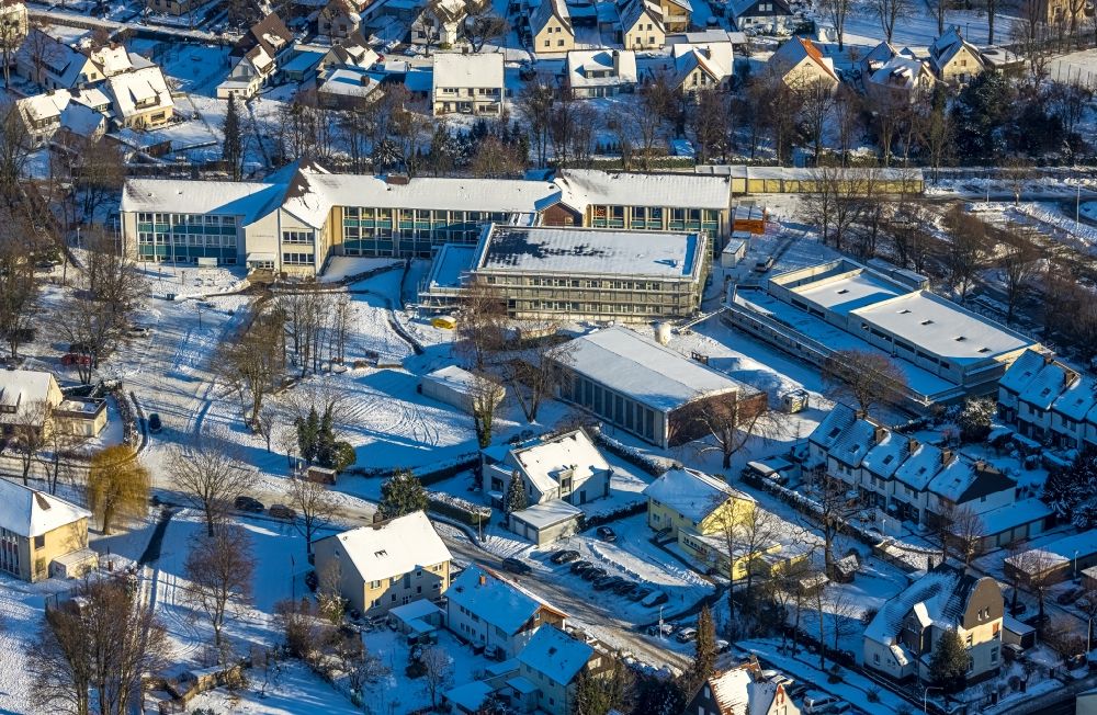 Luftbild Werl - Winterluftbild Baustelle zum Neubau des Schulgebäudes an der Walburgisschule in Werl im Bundesland Nordrhein-Westfalen, Deutschland