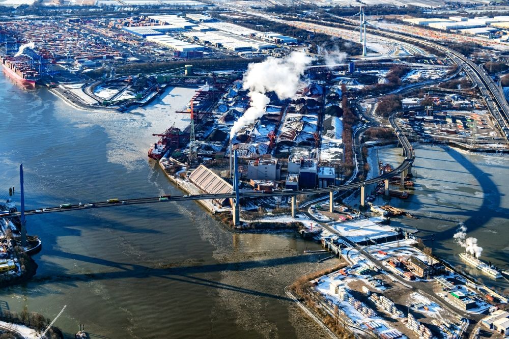 Luftaufnahme Hamburg - Winterluftbild Belade- Verladestation für Sande und Schüttgüter im Hafenbereich Hansaport in Hamburg