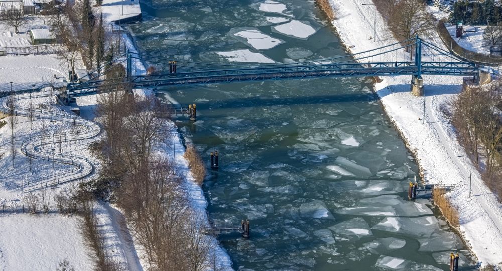 Luftbild Hamm - Winterluftbild Bogenstahlbrücke auf dem Datteln-Hamm-Kanal in Hamm im Bundesland Nordrhein-Westfalen