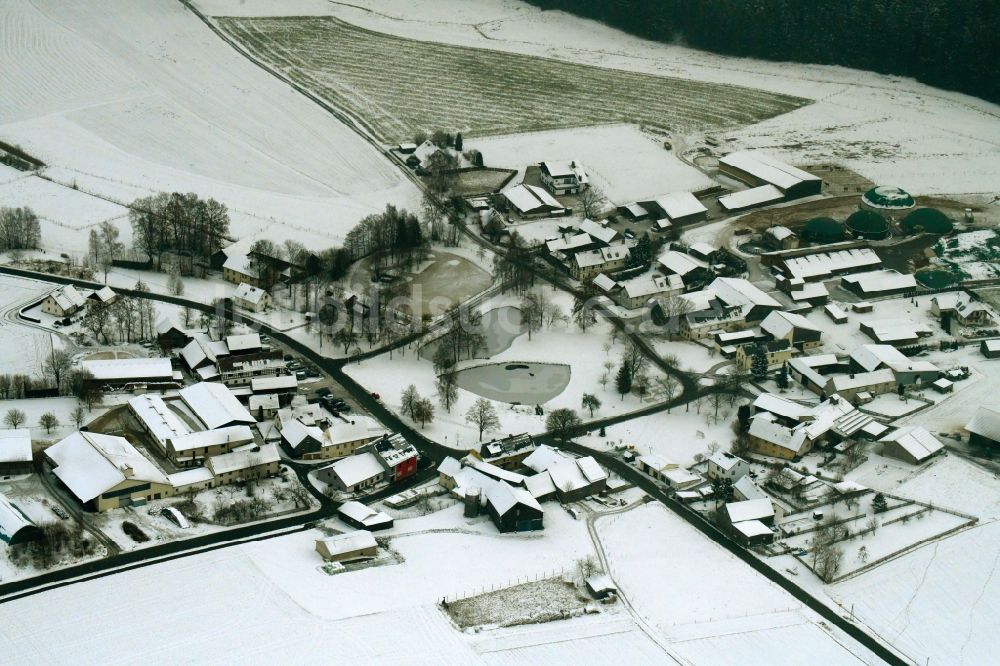 Fohrenreuth aus der Vogelperspektive: Winterluftbild Dorf - Ansicht in Fohrenreuth im Bundesland Bayern, Deutschland
