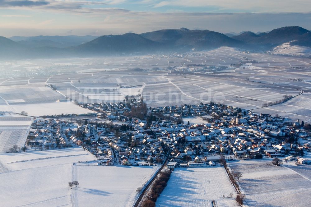 Luftbild Landau in der Pfalz - Winterluftbild Dorf - Ansicht am Rande von Feldern im Ortsteil Mörzheim in Landau in der Pfalz im Bundesland Rheinland-Pfalz, Deutschland