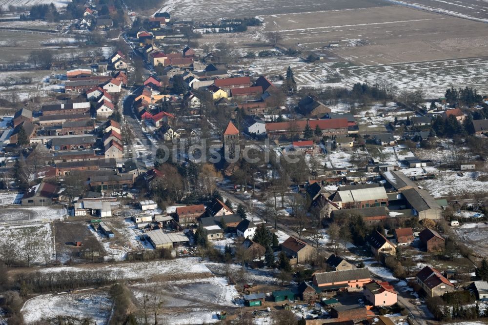 Luftaufnahme Weesow - Winterluftbild Dorf - Ansicht in Weesow im Bundesland Brandenburg