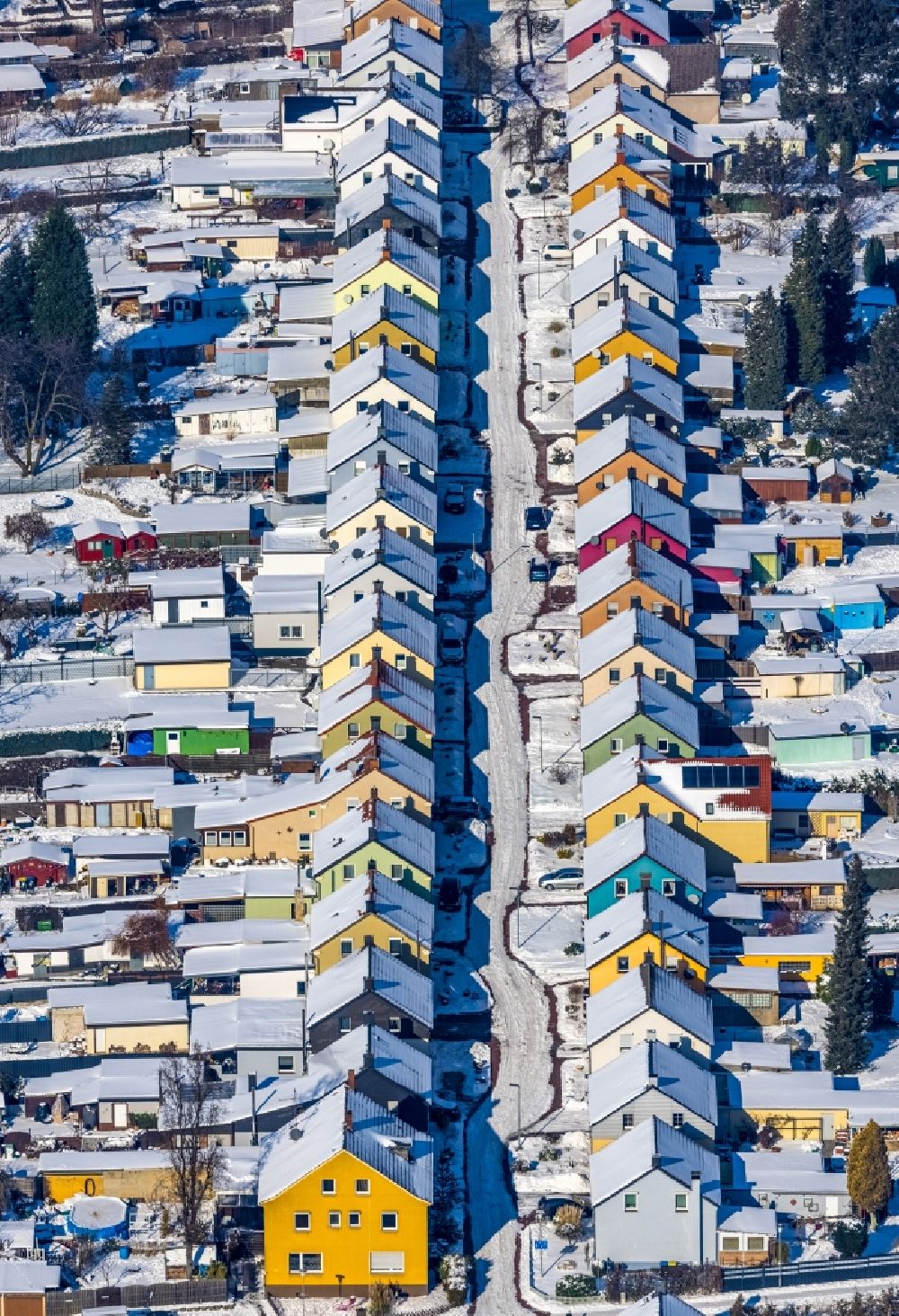Luftaufnahme Unna - Winterluftbild Einfamilienhaussiedlung entlang der Friedrichstraße in Unna im Bundesland Nordrhein-Westfalen, Deutschland