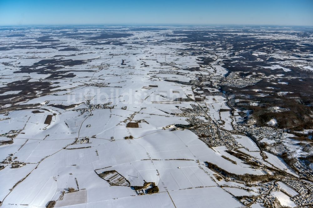 Luftbild Waldhausen - Winterluftbild Felder und angrenzende Waldgebiete in Waldhausen im Bundesland Nordrhein-Westfalen, Deutschland