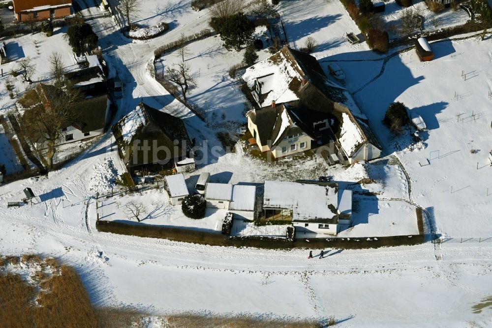 Luftaufnahme Ahrenshoop - Winterluftbild Ferienhaus Anlage an der Fulge im Ortsteil Althagen in Ahrenshoop im Bundesland Mecklenburg-Vorpommern, Deutschland