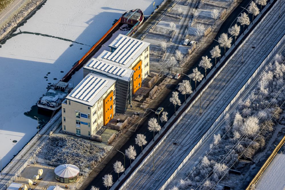 Hamm aus der Vogelperspektive: Winterluftbild Firmengelände der Randstad Hamm in Hamm im Bundesland Nordrhein-Westfalen, Deutschland