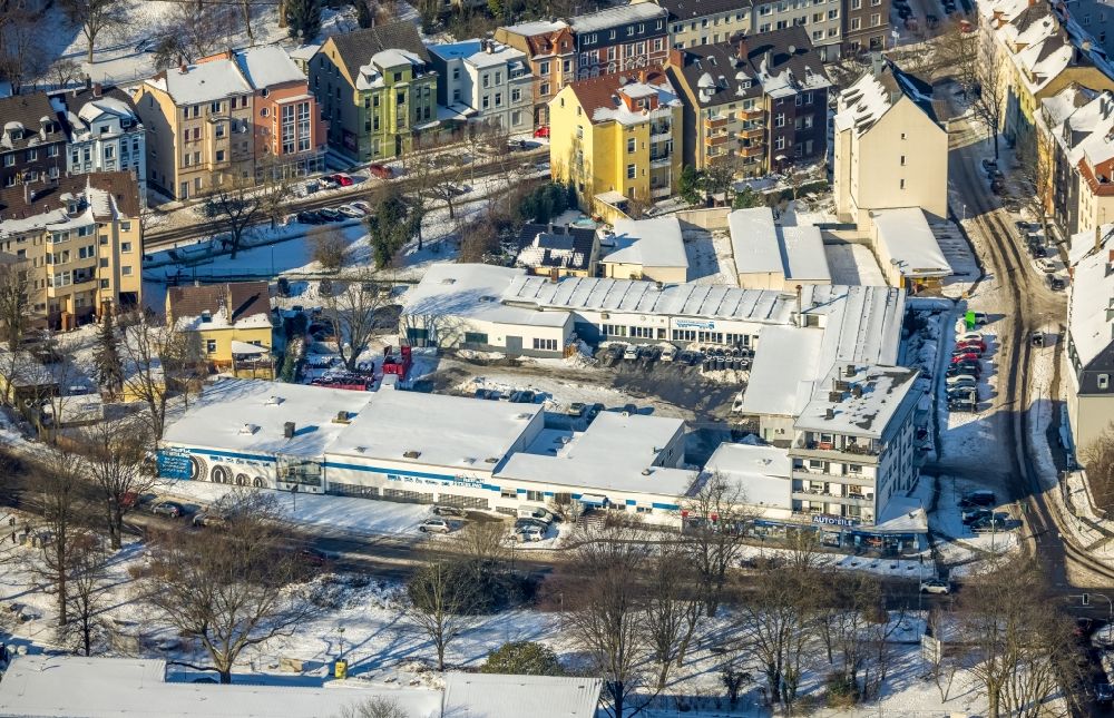 Herne von oben - Winterluftbild Firmengelände der Reifen Stiebling am Hölleskampring in Herne im Bundesland Nordrhein-Westfalen, Deutschland