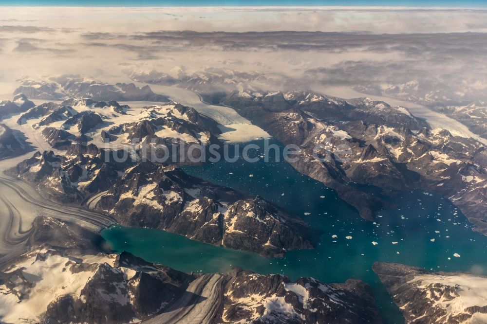 Tingmiarmit von oben - Winterluftbild Fjord- und Berglandschaft beim Tingmiarmit in Kommuneqarfik Sermersooq, Grönland