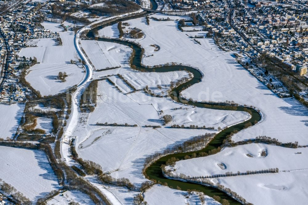 Lünen aus der Vogelperspektive: Winterluftbild Fluß - Kurvenverlauf der Lippe in Lünen im Bundesland Nordrhein-Westfalen, Deutschland