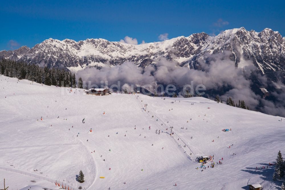 Ellmau aus der Vogelperspektive: Winterluftbild Freizeitzentrum SkiWelt Wilder Kaiser-Brixental in Ellmau in Tirol, Österreich