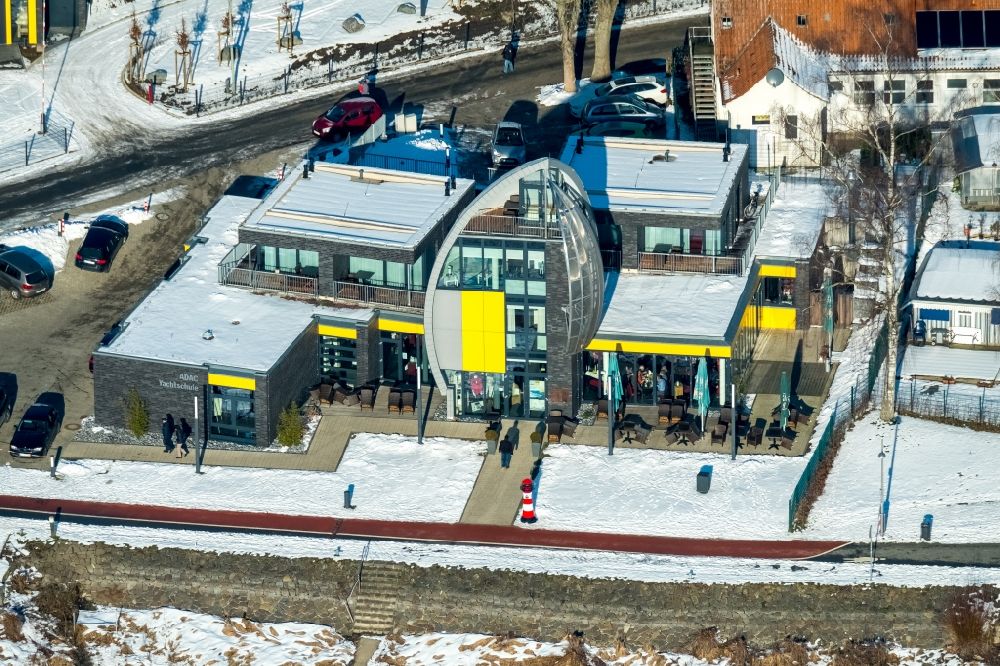 Luftbild Möhnesee - Winterluftbild vom Gebäude der ADAC Yacht- und Segelschule im Ortsteil Körbecke in Möhnesee im Bundesland Nordrhein-Westfalen