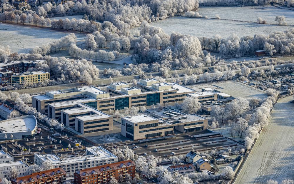 Hamm aus der Vogelperspektive: Winterluftbild Gebäudekomplex der Hochschule Hamm-Lippstadt in Hamm im Bundesland Nordrhein-Westfalen