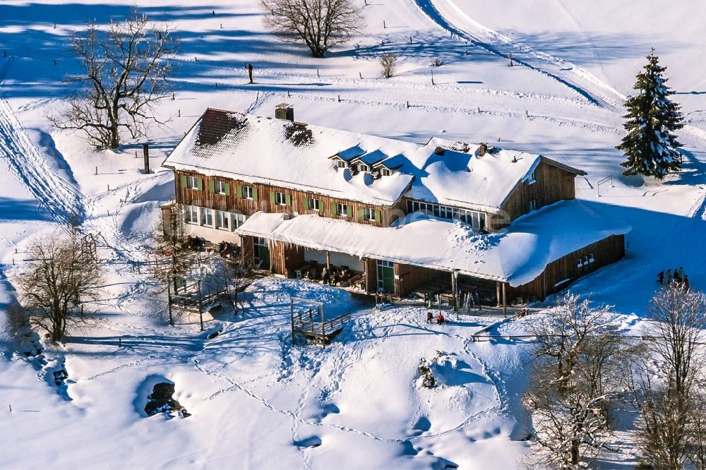 Luftaufnahme Bischofsmais - Winterluftbild Gebäudekomplex der Hotelanlage Landshuter Haus Oberbreitenau in Bischofsmais im Bundesland Bayern, Deutschland