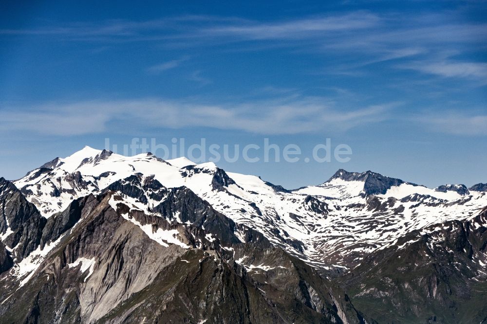 Gruben von oben - Winterluftbild Gipfel der Alpen in der Felsen- und Berglandschaft in Gruben in Tirol, Österreich