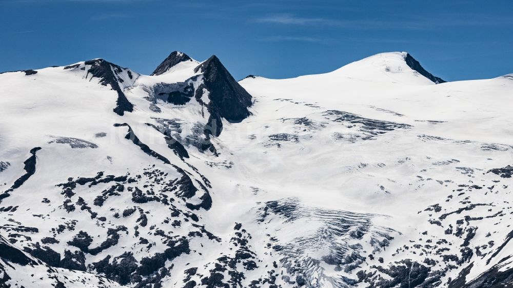 Mittersill aus der Vogelperspektive: Winterluftbild Gipfel der Alpen in der Felsen- und Berglandschaft in Mittersill in Salzburg, Österreich