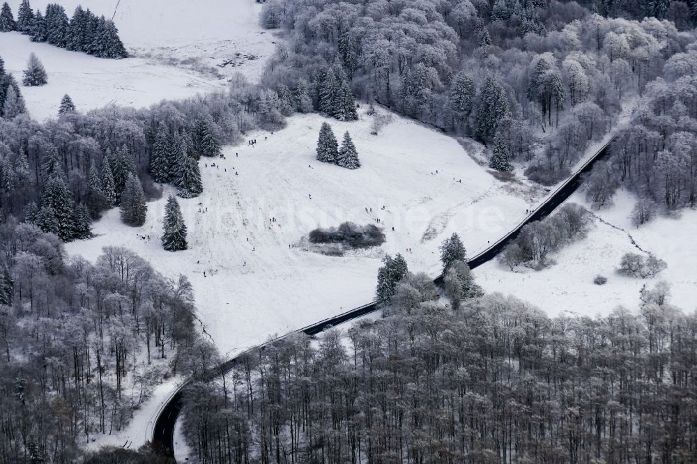 Luftaufnahme Hessisch Lichtenau - Winterluftbild Gipfel des Hohen Meißners in der Felsen- und Berglandschaft im Ortsteil Hausen in Hessisch Lichtenau im Bundesland Hessen