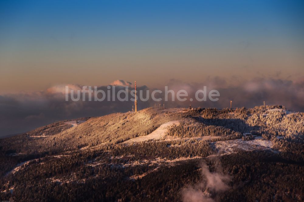 Luftbild Seebach - Winterluftbild Gipfel Hornisgrinde und Berglandschaft in Seebach im Bundesland Baden-Württemberg