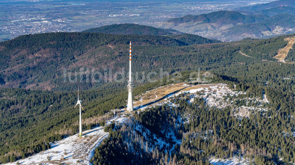 Seebach aus der Vogelperspektive: Winterluftbild Gipfel Hornisgrinde und Berglandschaft in Seebach im Bundesland Baden-Württemberg