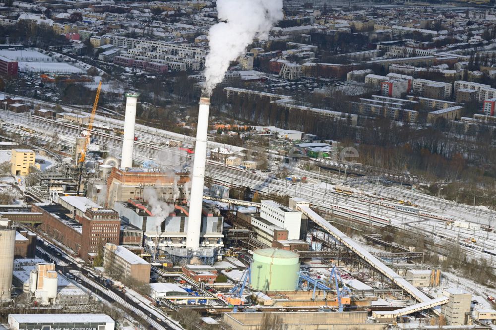 Berlin aus der Vogelperspektive: Winterluftbild Heizkraftwerk Klingenberg an der Köpenicker Chaussee in Berlin- Rummelsburg