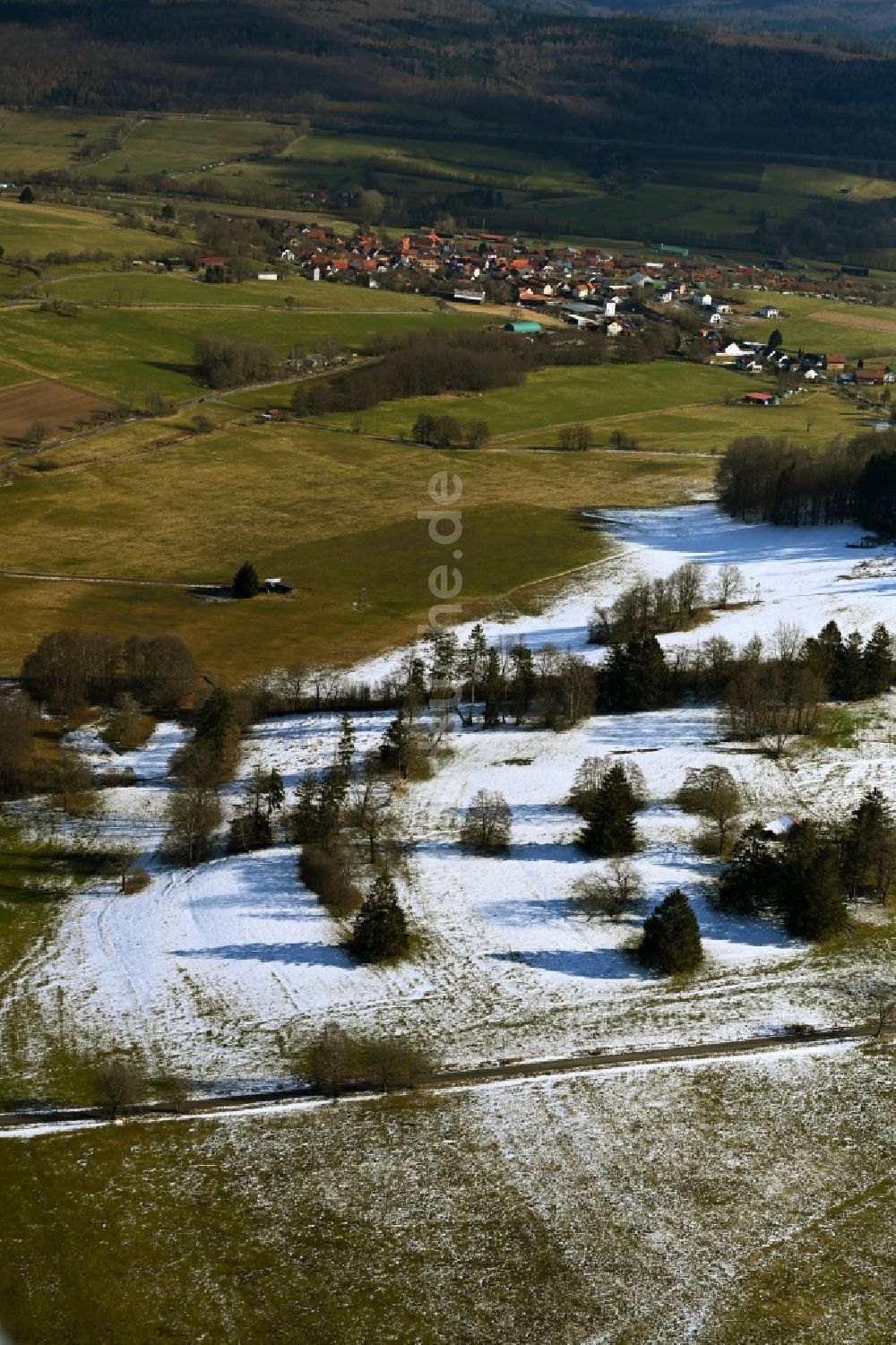 Kalbach von oben - Winterluftbild Hügellandschaft in Kalbach im Bundesland Hessen, Deutschland