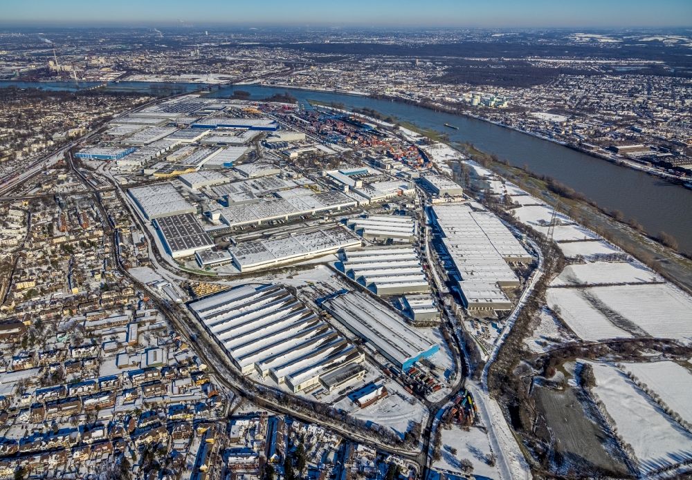 Duisburg von oben - Winterluftbild Industrie- und Gewerbegebiet in Duisburg im Bundesland Nordrhein-Westfalen, Deutschland