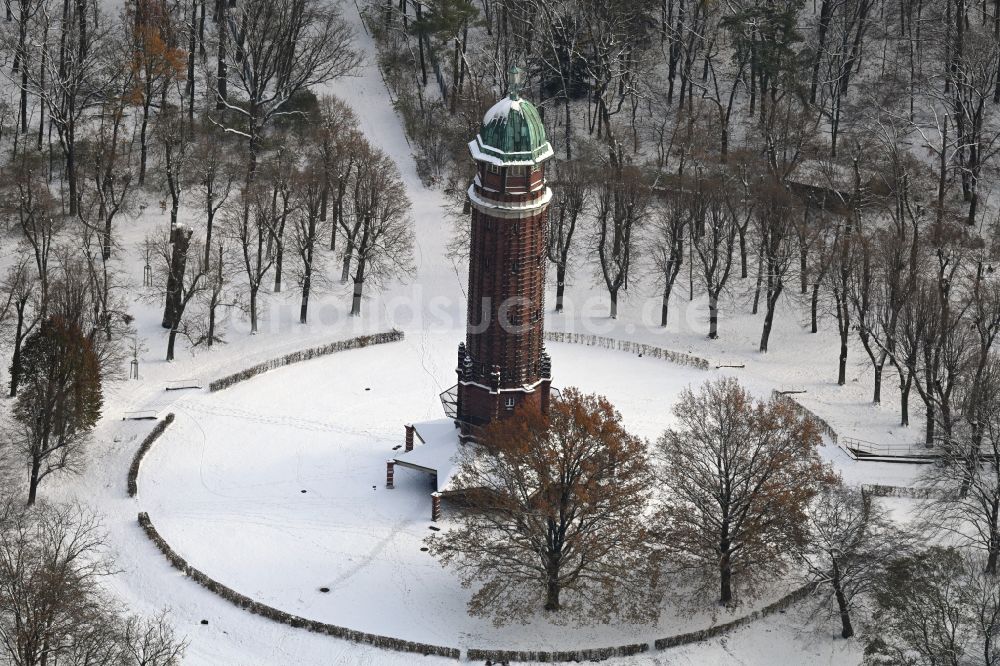 Berlin aus der Vogelperspektive: Winterluftbild Industriedenkmal Wasserturm in Berlin, Deutschland