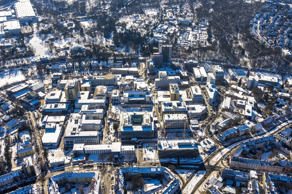 Luftaufnahme Essen - Winterluftbild Klinikgelände Universitätsklinikum Essen in Essen im Bundesland Nordrhein-Westfalen