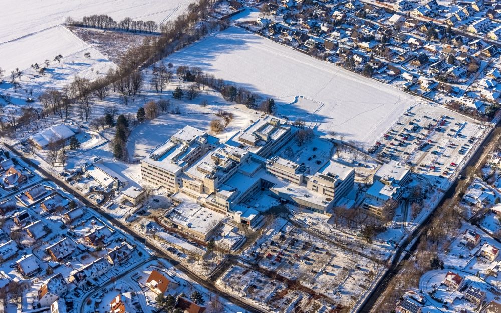 Luftbild Soest - Winterluftbild Klinikum Stadt Soest in Soest im Bundesland Nordrhein-Westfalen, Deutschland