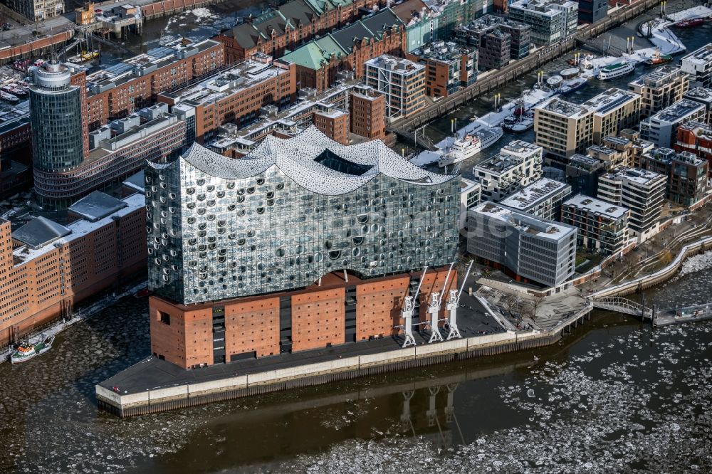 Hamburg aus der Vogelperspektive: Winterluftbild Konzerthaus Elbphilharmonie in Hamburg