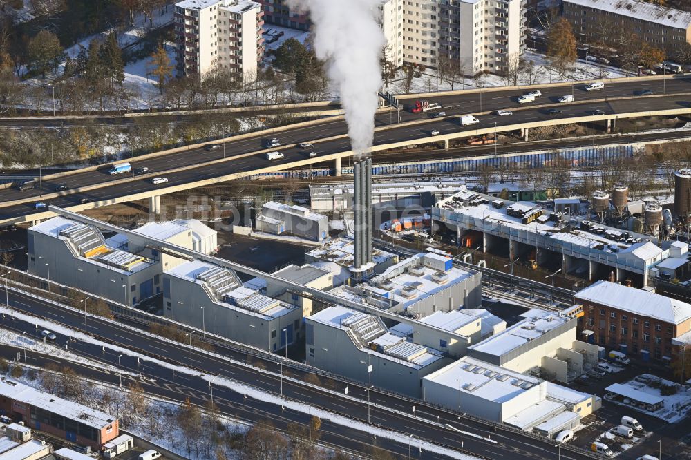 Berlin aus der Vogelperspektive: Winterluftbild Kraftwerksanlagen des Heizkraftwerkes Wilmersdorf im Ortsteil Schmargendorf in Berlin, Deutschland