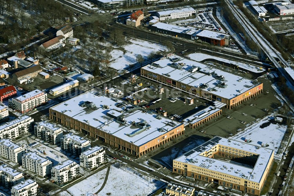 Luftaufnahme Berlin - Winterluftbild Nahnversorgungszentrum Biesdorf Center in Berlin Biesdorf