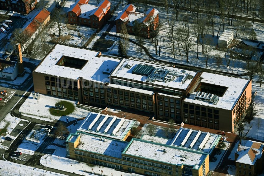 Luftbild Berlin - Winterluftbild Neubau- Baustelle für ein Rehabilitationszentrum der Rehaklinik im Ortsteil Marzahn in Berlin, Deutschland