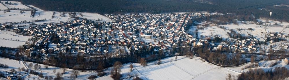 Berg (Pfalz) aus der Vogelperspektive: Winterluftbild Panorama vom Ortsbereich und Umgebung in Berg (Pfalz) im Bundesland Rheinland-Pfalz