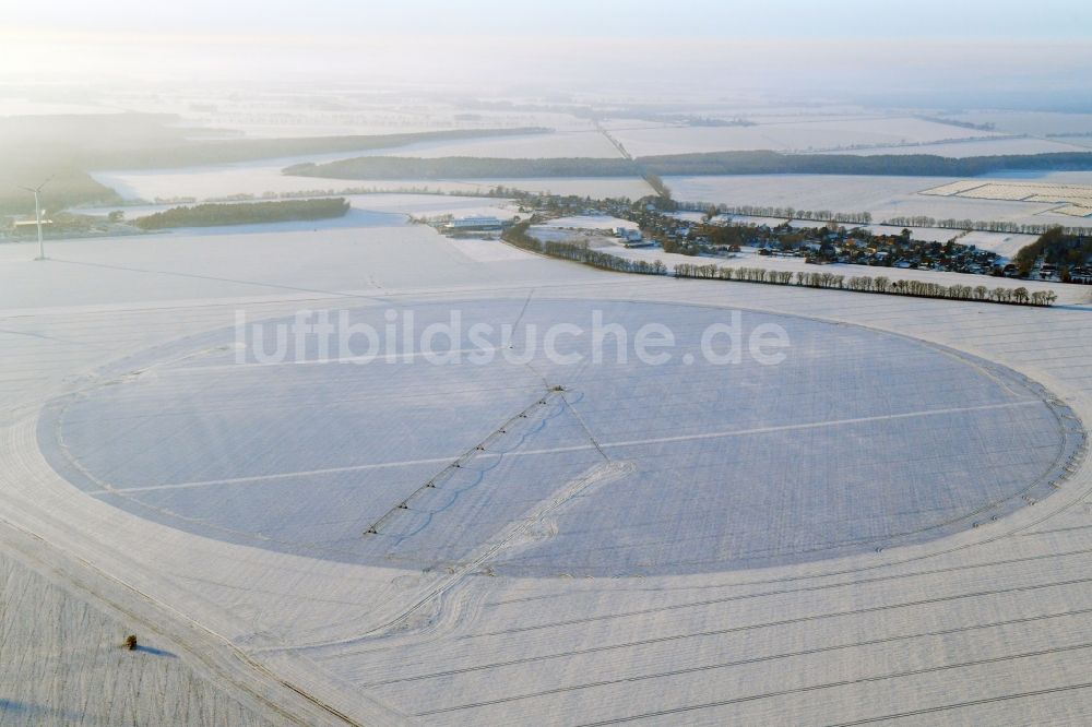 Luftbild Sülte - Winterluftbild Pivot- Bewässerungsanlage auf landwirtschaftlichen Feldern in Sülte im Bundesland Mecklenburg-Vorpommern, Deutschland